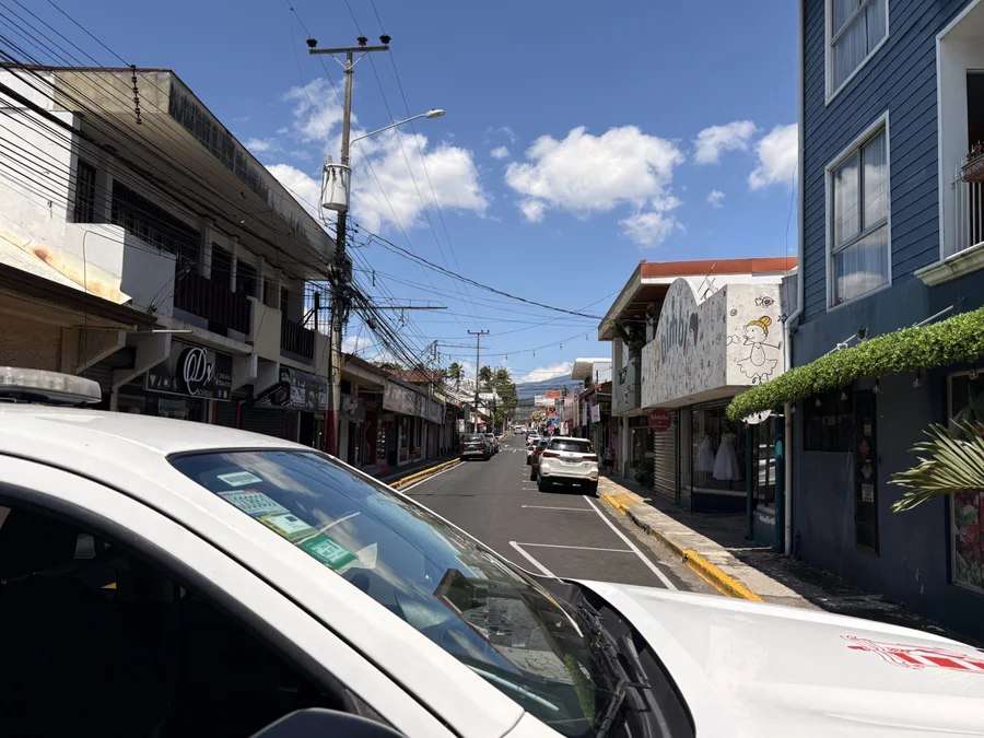 Este es el monto de la mercancía falsa de camisetas alajuelenses incautadas en Alajuela

 – Reporte Tico