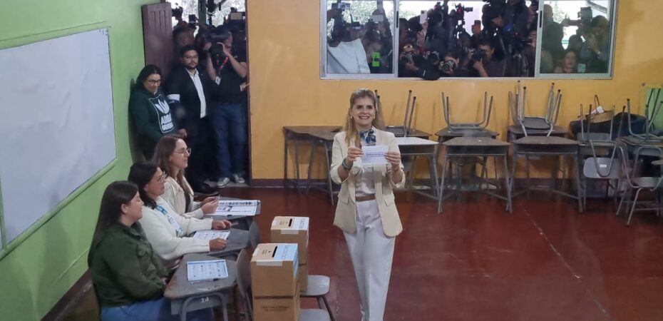 La candidata chavista Laura Fernández cancela almuerzo con guías de su partido en Desamparados ‘por cuestiones personales’

 – Reporte Tico