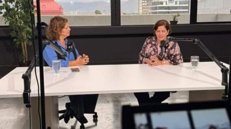 Laura Fernández se negó a almorzar en el colegio por «agresión» de opositores, dice Pilar Cisneros

 – Reporte Tico