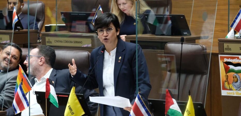 Laura Fernández reta a representantes del Frente Amplio a discutir en mesa de trabajo proyecto sobre Crucitas

 – Reporte Tico