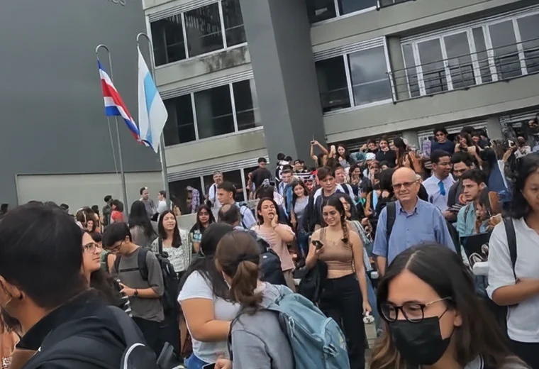 Inscripción UCR: Estudiantes reportan “colapso” por falta de cupos en materias claves

 – Reporte Tico