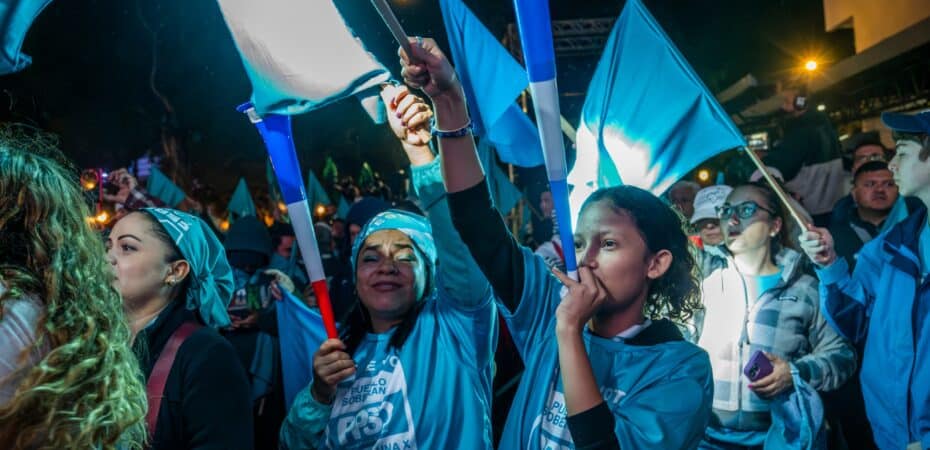 Pueblo Soberano mantiene en revisión a 10 fiscales, pide ‘calma’ y ‘confianza’ en resultados para diputados

 – Reporte Tico