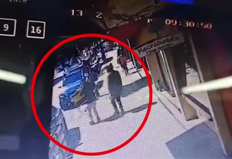 La cámara captó un violento ataque a una joyería en Grecia

 – Reporte Tico