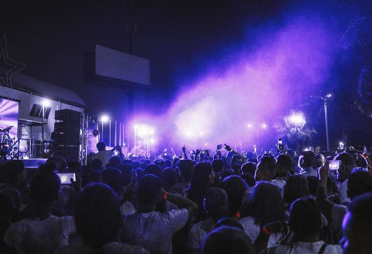 Del «walkman» al escenario, los himnos de los 90 regresan con un megafestival

 – Reporte Tico