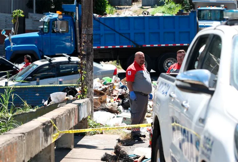 Descubrimiento macabro: trabajadores comunitarios encuentran un cuerpo en un vertedero

 – Reporte Tico