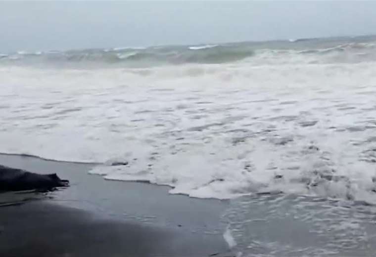 Nuevo frente frío provocará olas de hasta 3 metros de altura

 – Reporte Tico