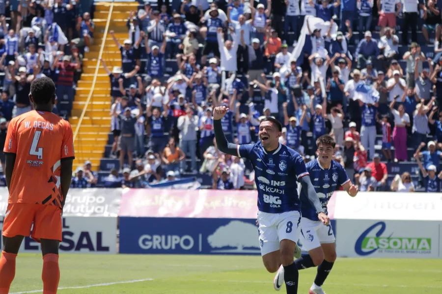 Cartaginés vence a Puntarenas y calienta a Saprissa

 – Reporte Tico