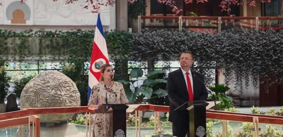 Laura Fernández acepta reunirse con el presidente del tribunal pero cuestiona su continuidad

 – Reporte Tico