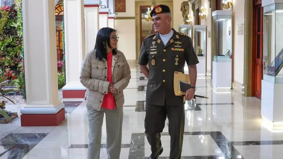 Delcy Rodríguez pone fin a la era de Vladimir Padrino como ministro de Defensa

 – Reporte Tico