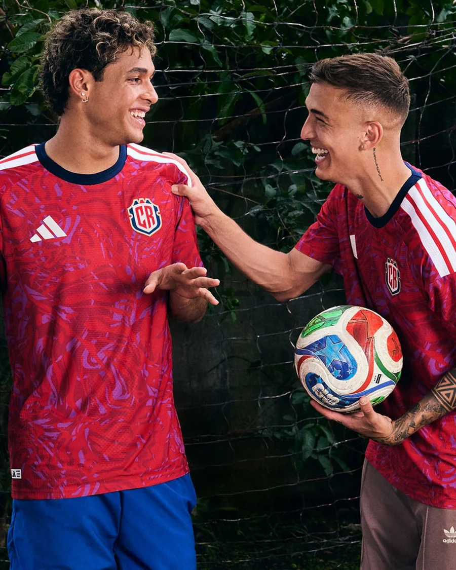 Así sería la nueva camiseta visitante de La Sele

 – Reporte Tico