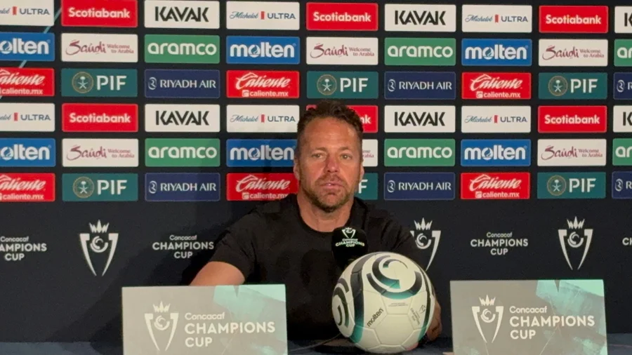 (Video) Técnico del LAFC desafía a la afición alajuelense

 – Reporte Tico