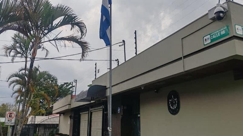 Personal de Embajada de Cuba en Costa Rica maneja nómina

 – Reporte Tico