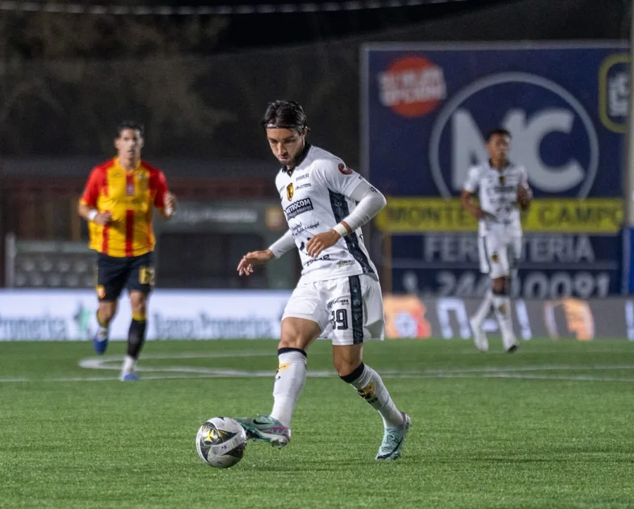 Liberia divulga parte médico de Mauricio Villalobos tras brutal golpe contra Herediano

 – Reporte Tico