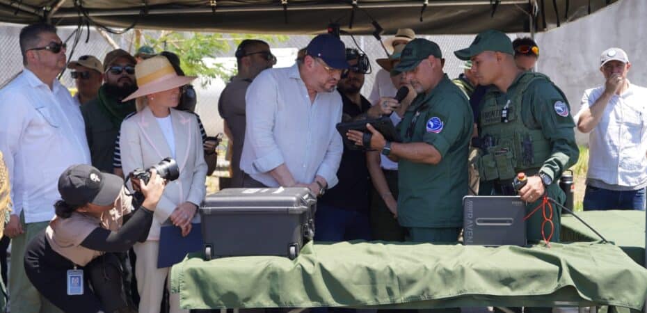 Chaves califica de «un desperdicio» a los extraditados Celso Gamboa y «Pecho de Rata» y ataca nuevamente al poder judicial.

 – Reporte Tico