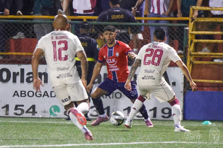 Saprissa sigue los pasos de Herediano y Cartaginés

 – Reporte Tico