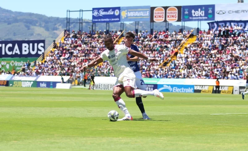 Mientras Saprissa cae al tercer lugar, Brenes mira hacia la final

 – Reporte Tico