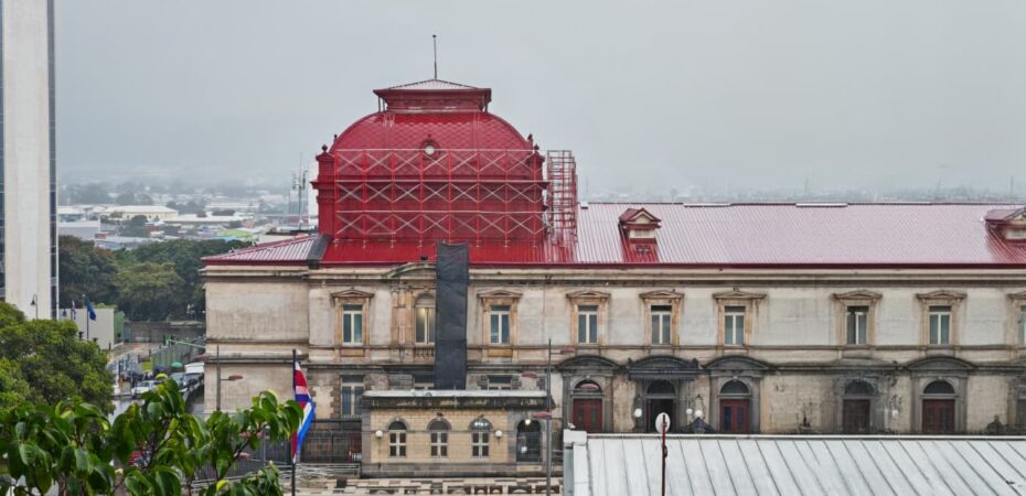 Diputados cuestionan contrato para restauración del Teatro Nacional

 – Reporte Tico