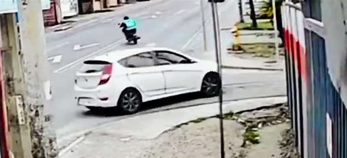 Video: Así ocurrió un fatal accidente entre tres motociclistas en Cartago

 – Reporte Tico