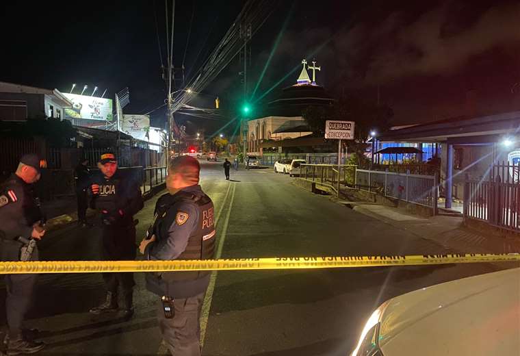 Hombre asesinado a tiros frente a escuela en La Unión

 – Reporte Tico