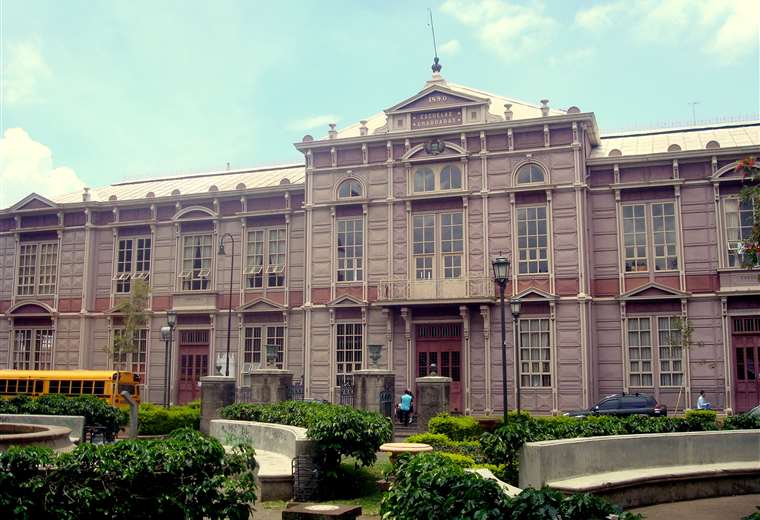 Tras choque, Cultura presenta denuncia por daños a la Escuela Metálica

 – Reporte Tico