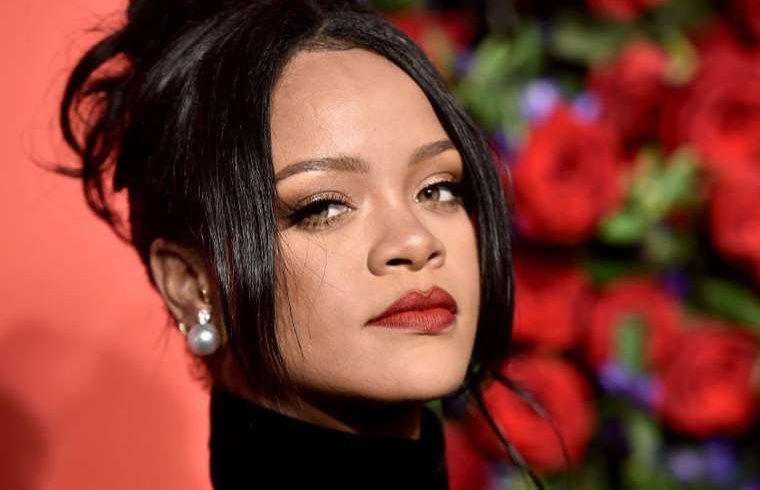 Asaltan a tiros la casa de Rihanna en Los Ángeles

 – Reporte Tico