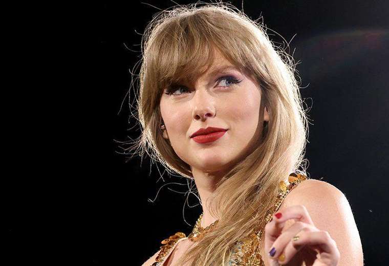 Taylor Swift demandada por presunta infracción de marca registrada en el álbum ‘Life of a Showgirl’

 – Reporte Tico