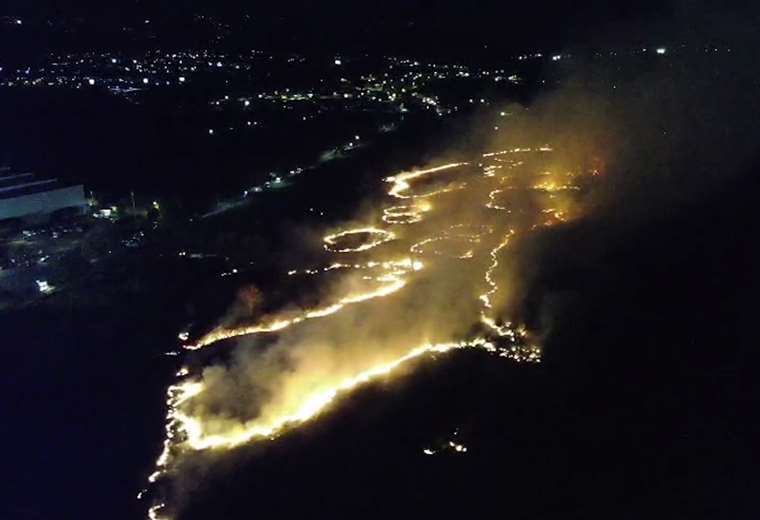¡Impresionante! El gran incendio en La Guácima se pudo ver desde el aire

 – Reporte Tico