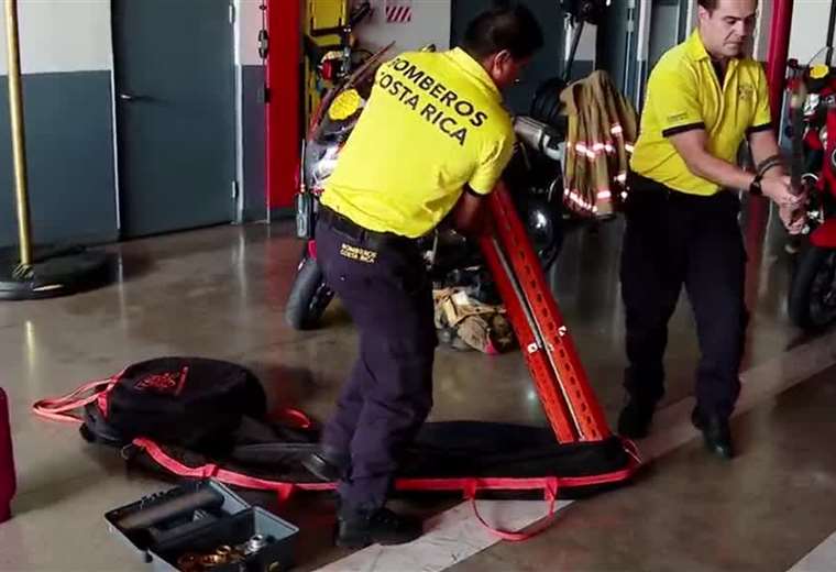 Equipos de iluminación traídos desde Estados Unidos fueron críticos en la respuesta al incendio de Santa Ana

 – Reporte Tico