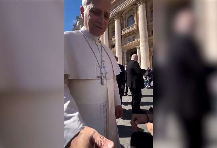 El video muestra lo que le dijo el Papa León XIV a una pareja costarricense que pidió su bendición

 – Reporte Tico