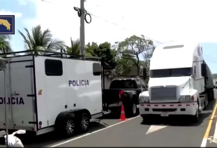 Las fronteras del país están introduciendo escáneres móviles para frenar el tráfico de drogas de exportación.

 – Reporte Tico