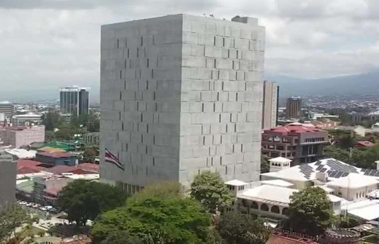 La Asamblea Legislativa busca a un ex asesor que recibió un salario de más de £ 5 millones más

 – Reporte Tico