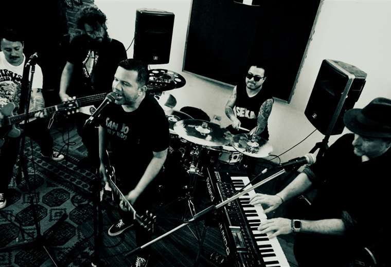 SEKA no para y lanza el single ‘Seguimos aquí’

 – Reporte Tico